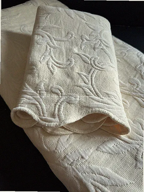JCPenney Matelasse Queen Coverlet Throw Pillow Set Buttercream Cotton Scalloped